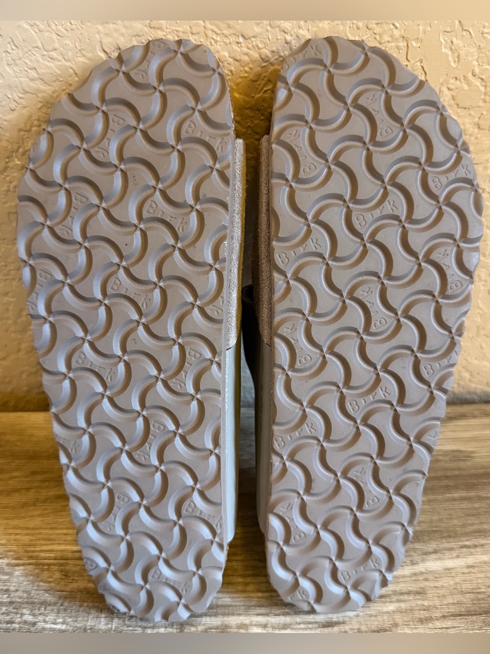 NWOB Birkenstock Arizona split gray sandals Women’s size 7 - Picture 13 of 14